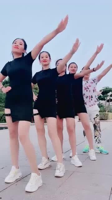 娱乐吃瓜美少女,揭秘美少女的吃瓜日常